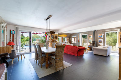 Maison - 167 m² - 6 pièces