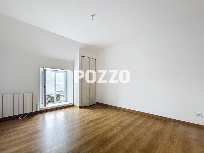 Maison - 176 m² - 8 pièces