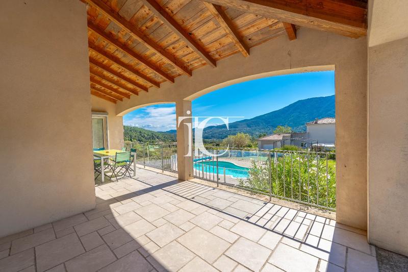 Villa - 160 m² - 5 pièces