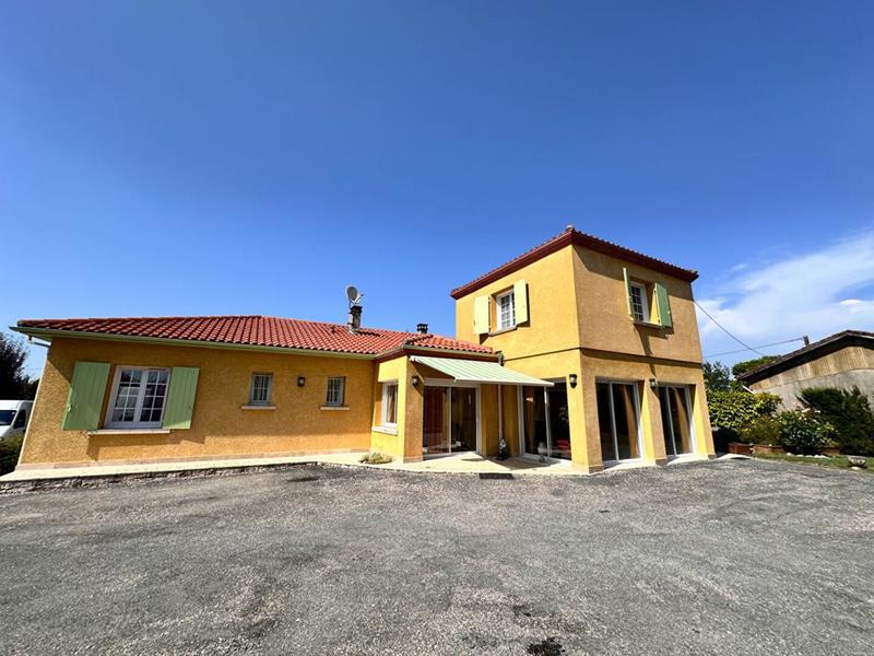 Maison - 180 m² - 6 pièces