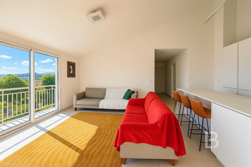 Appartement - 84 m² - 4 pièces