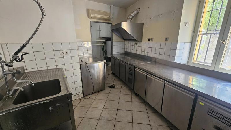 Magasins - 70 m² - 2 pièces