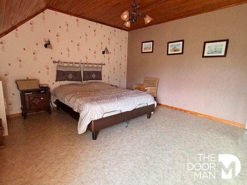 Maison - 247 m² - 9 pièces