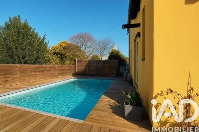 Maison - 198 m² - 9 pièces