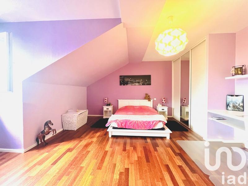 Maison - 180 m² - 8 pièces