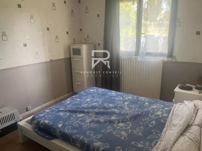 Maison - 1 000 m² - 8 pièces