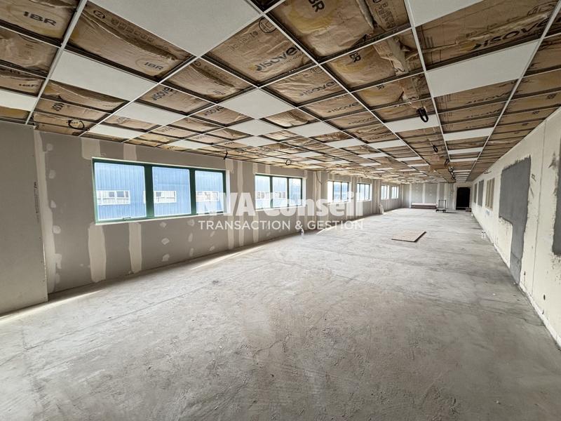 Entrepôt - 2 753 m²