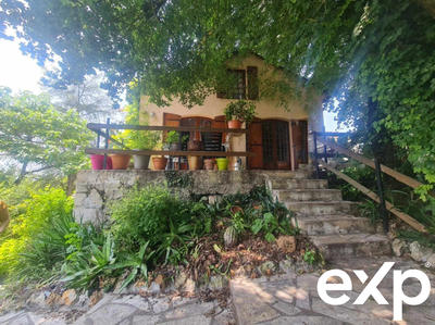 Maison - 190 m² - 10 pièces