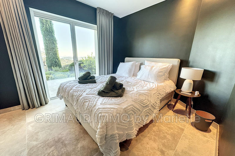 Villa - 300 m² - 6 pièces