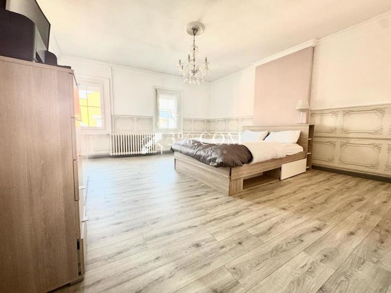 Maison - 187 m² - 6 pièces