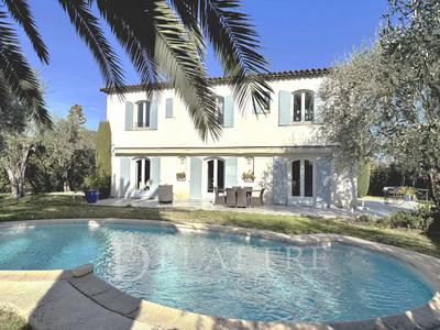 Propriété - 170 m² - 6 pièces