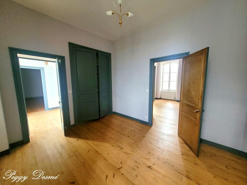 Propriété - 470 m² - 14 pièces