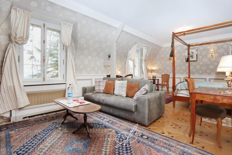 Maison - 380 m² - 14 pièces