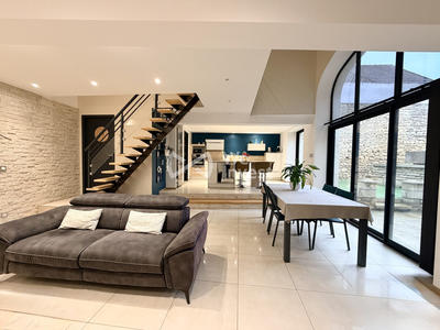 Maison - 102 m² - 4 pièces