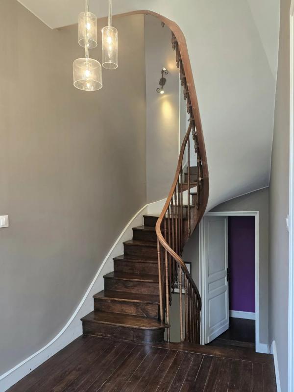 Maison de ville - 220 m² - 9 pièces