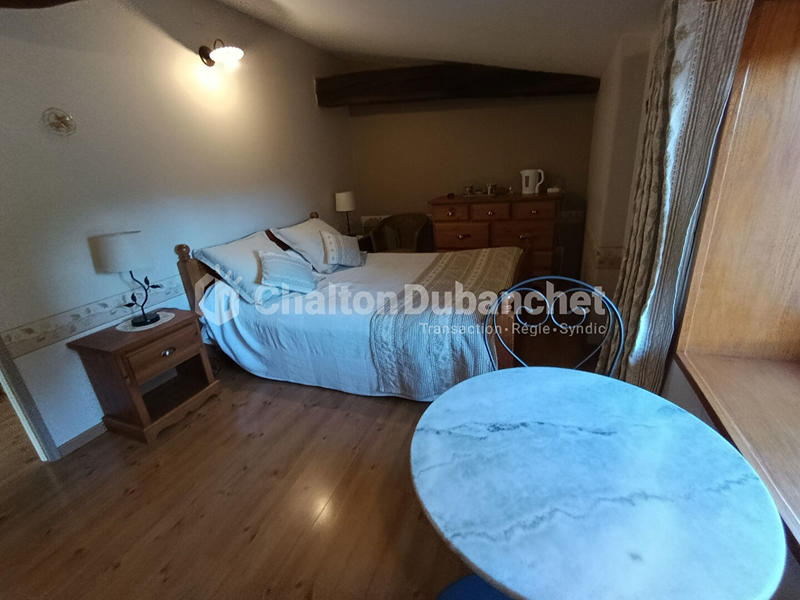 Propriété - 270 m²