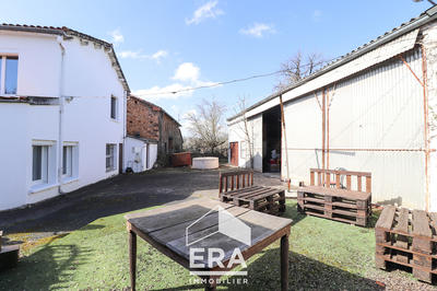 Maison - 285 m² - 10 pièces