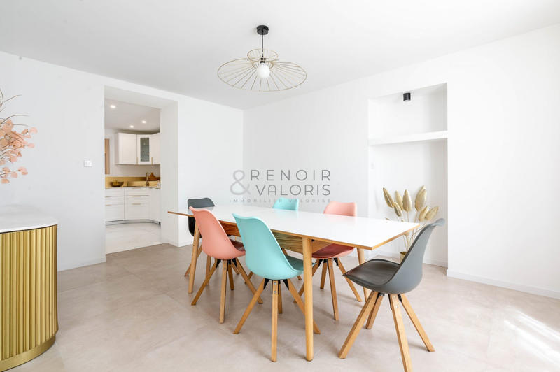 Appartement - 184 m² - 6 pièces