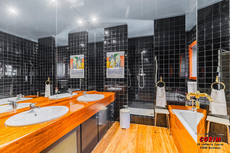 Appartement - 195 m² - 4 pièces