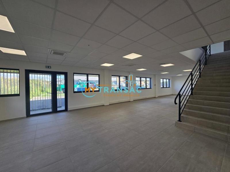 Local d'activités - 1 675 m²