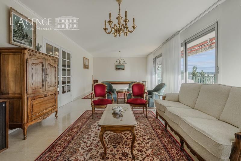 Appartement - 131 m² - 6 pièces