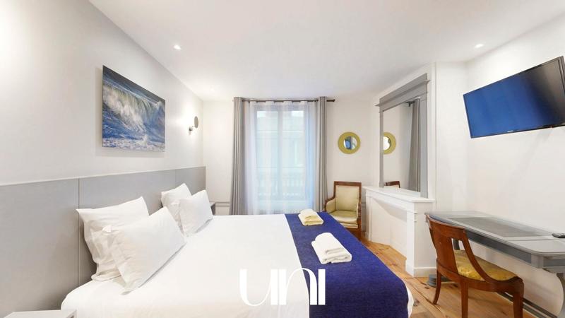 Propriété - 260 m² - 10 pièces