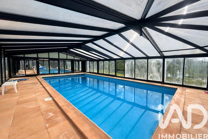 Maison de maîtres - 360 m² - 8 pièces