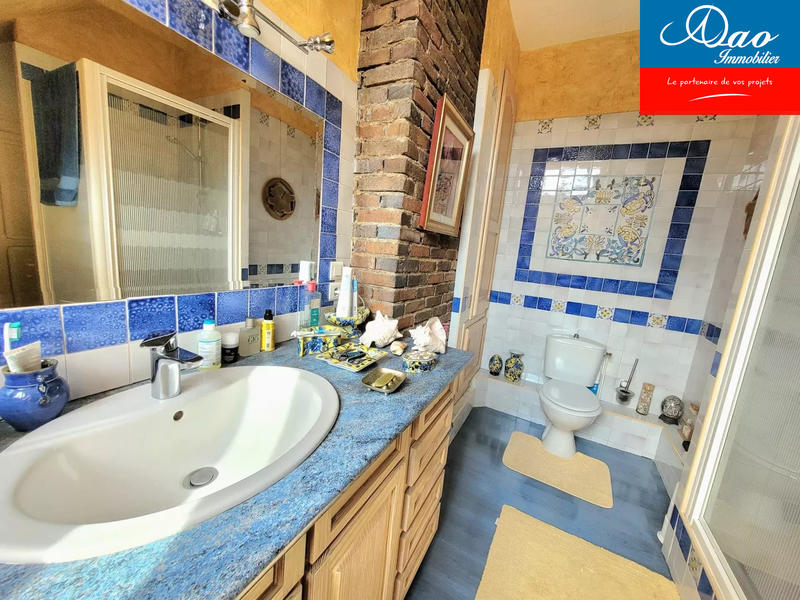 Maison - 250 m² - 6 pièces