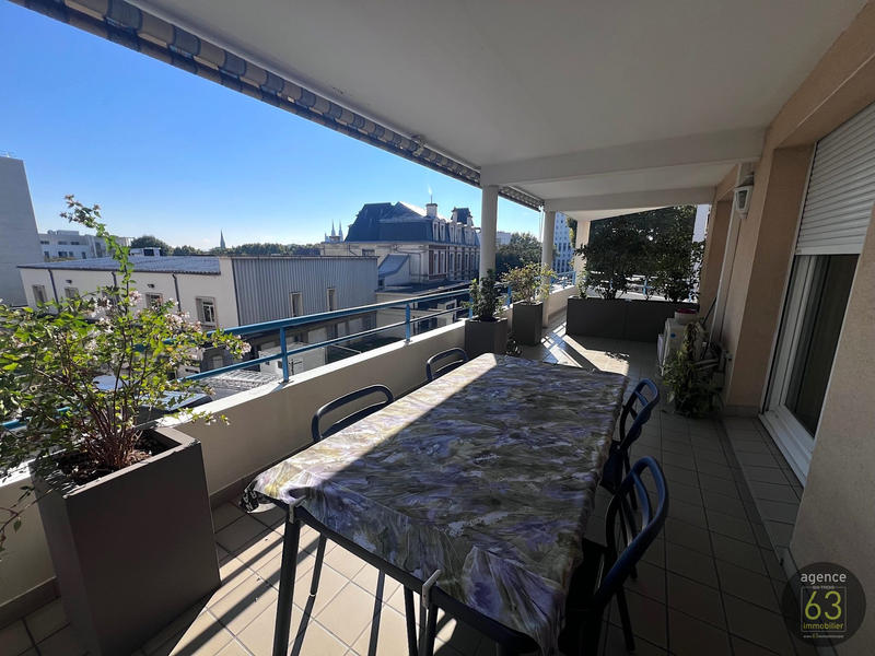 Appartement - 99 m² - 4 pièces