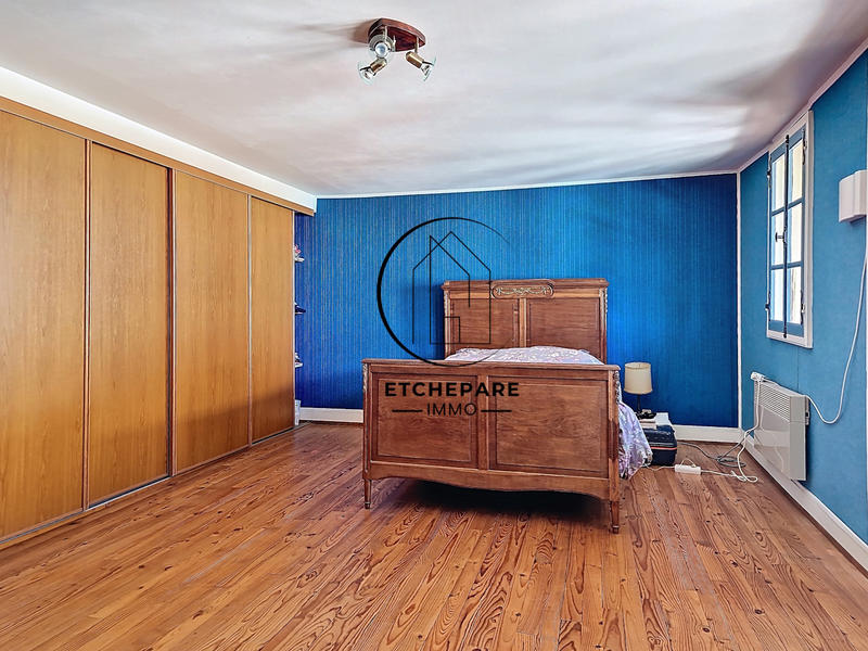 Maison - 276 m² - 12 pièces