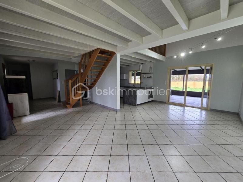 Maison traditionnelle - 183 m² - 5 pièces