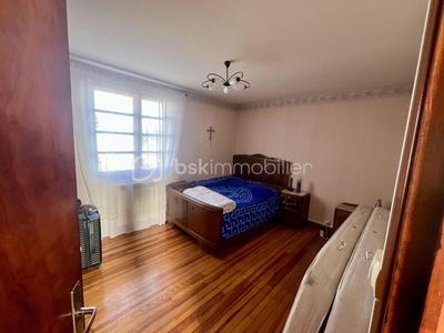 Maison - 80 m² - 5 pièces