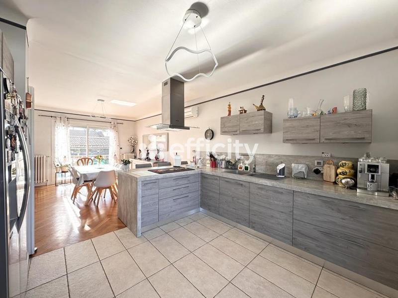 Maison - 135 m² - 7 pièces