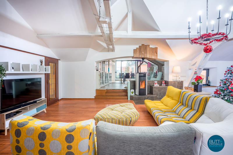 Maison - 390 m² - 11 pièces