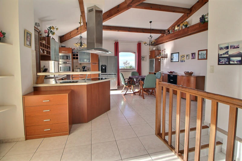 Villa - 249 m² - 11 pièces