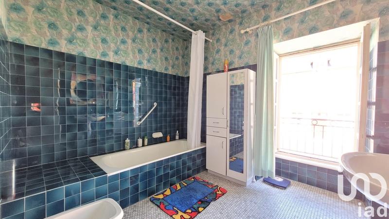 Maison - 206 m² - 7 pièces