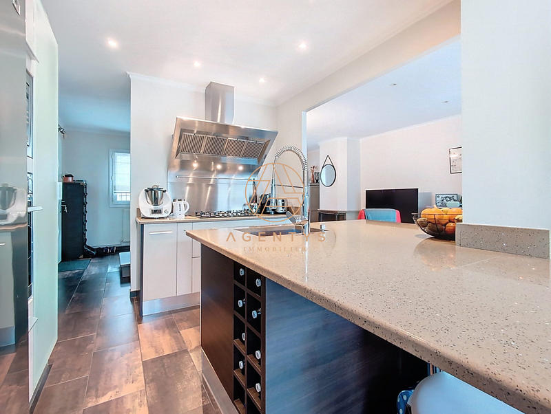 Maison - 87 m² - 6 pièces