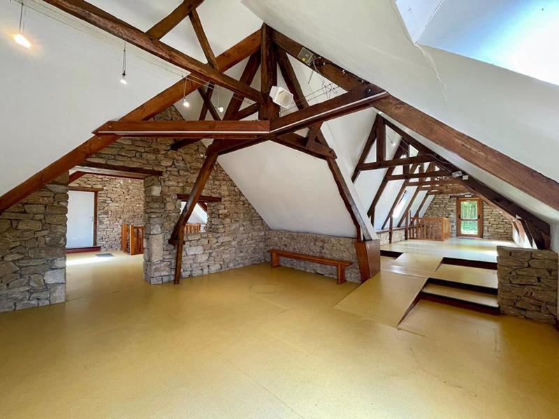 Propriété - 890 m² - 26 pièces