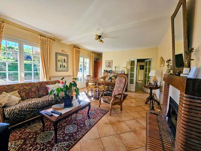 Maison - 187 m² - 7 pièces