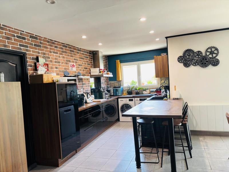 Maison - 140 m² - 5 pièces