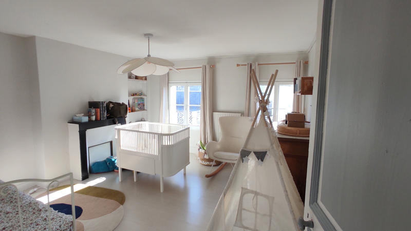 Maison - 183 m² - 8 pièces