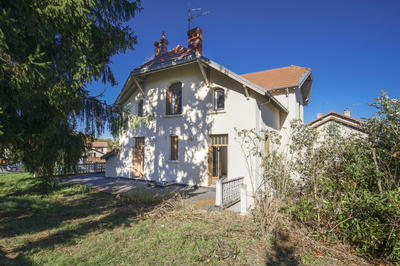 Maison - 190 m² - 8 pièces