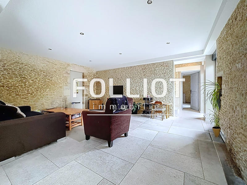 Maison - 220 m² - 6 pièces