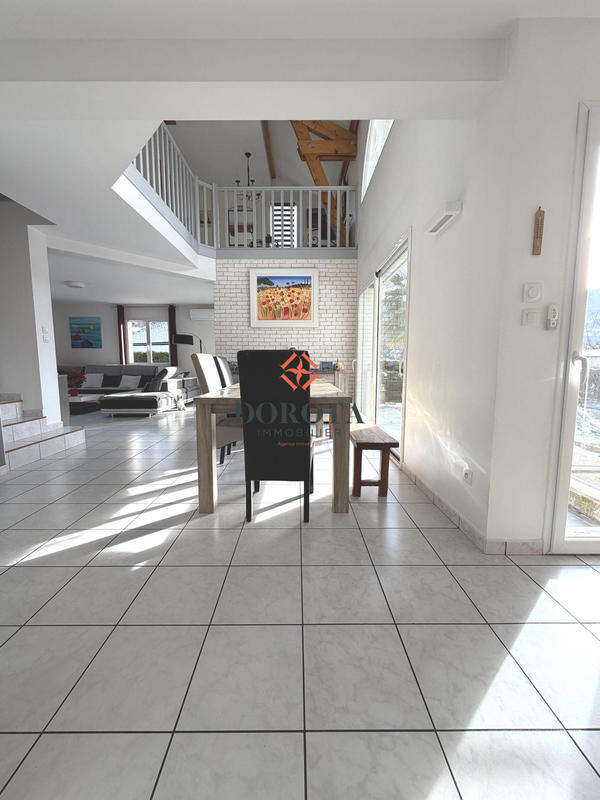 Maison - 164 m² - 5 pièces