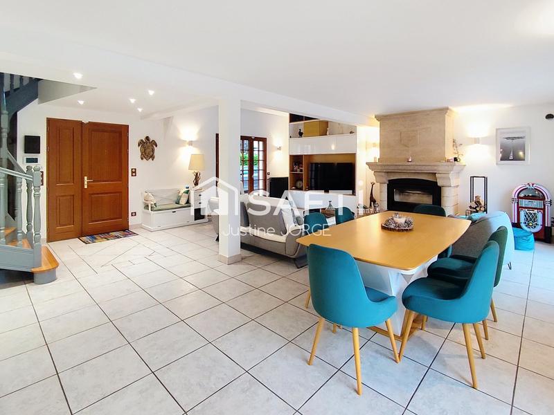 Maison - 228 m² - 7 pièces