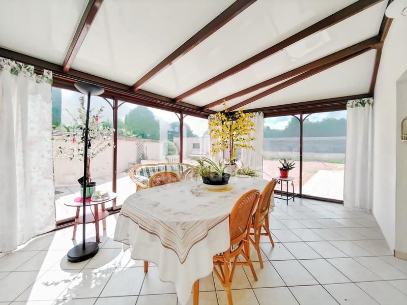 Maison - 280 m² - 10 pièces