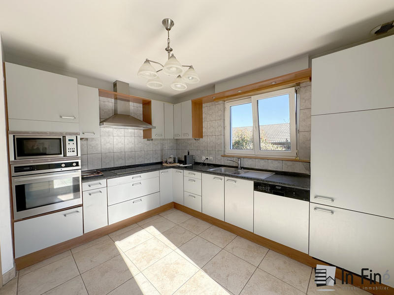 Maison - 145 m² - 6 pièces