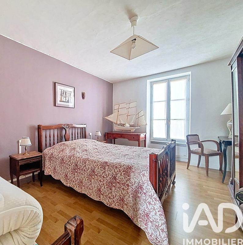 Maison - 275 m² - 11 pièces