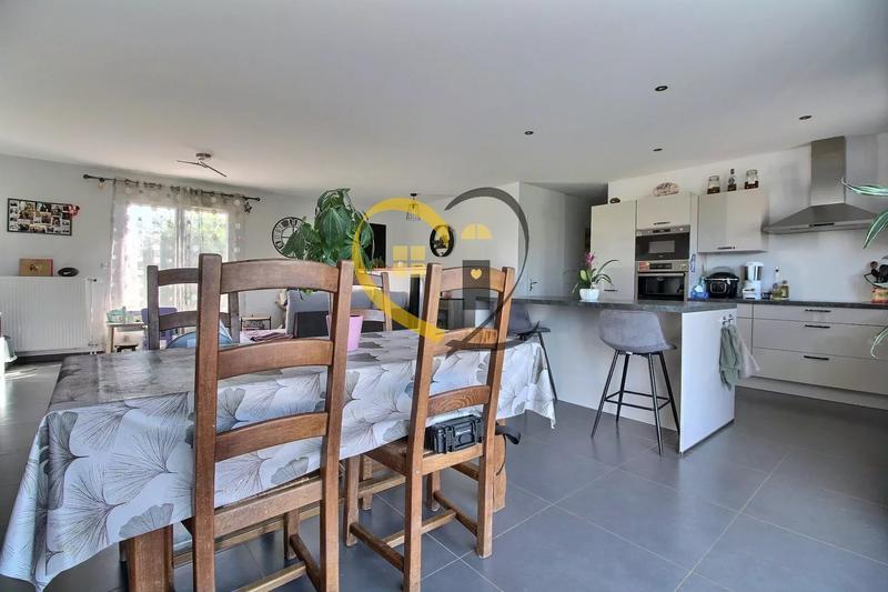 Maison - 98 m² - 4 pièces