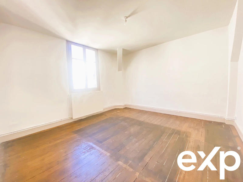 Maison - 215 m² - 11 pièces